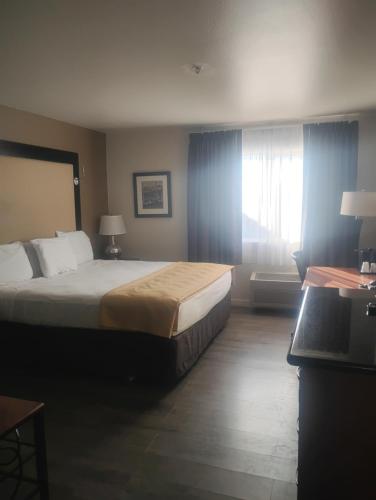 Toppenish Inn and Suites