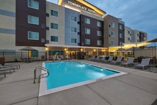 泳池, TownePlace Suites by Marriott Sacramento Elk Grove in 麋鹿林