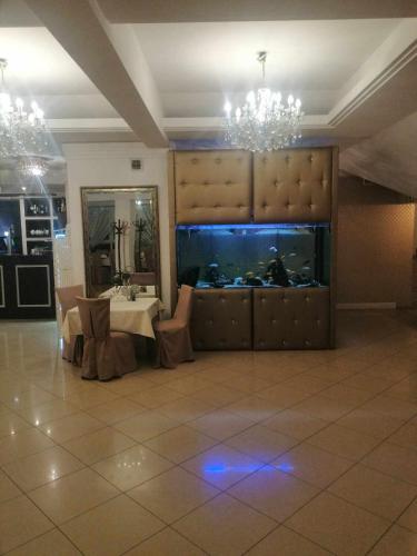 Ресторан, Hotel Wiktoria in Вьонзовна