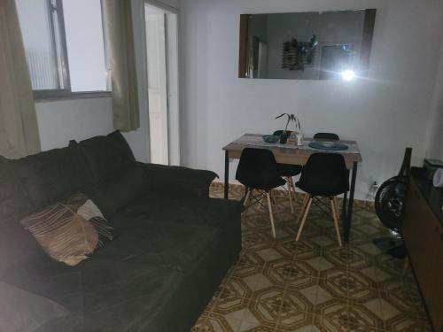 Quarto casal e outros espacos compartilhados prox ao estadio do Vasco in Sao Francisco Xavier