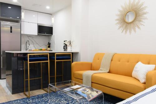 1597-9 Renovated Studio Prime UES WD in unit, New York (Foto 3)