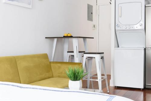 24-18 New Gramercy Studio W&D in Unit Fully Reno, New York (Foto 8)