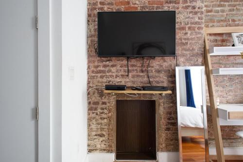 24-18 New Gramercy Studio W&D in Unit Fully Reno, New York (Foto 9)