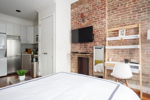 24-18 New Gramercy Studio W&D in Unit Fully Reno, New York (Foto 10)