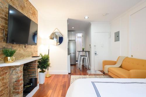 24-17 Renovated Studio Prime Location WD, New York (photo 2)