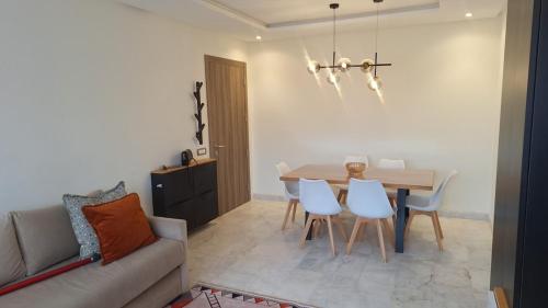 Bel appartement familial résidence sécurisée (Bel appartement familial residence securisee) in 아인 초크