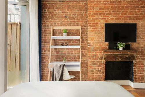 24-4 New Private Terrace W&D Apt Prime Gramercy, New York (photo 8)