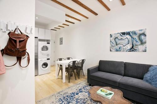 24-6 Gramercy area Newly reno Studio W&D in unit, New York (foto 9)