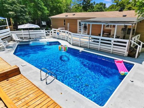 Belmont Family Fun w Hot Tub Pool Game Room King Suite Belmont Family Fun w Hot Tub Pool Game Room King Suite