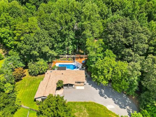 Belmont Family Fun w Hot Tub Pool Game Room King Suite Belmont Family Fun w Hot Tub Pool Game Room King Suite