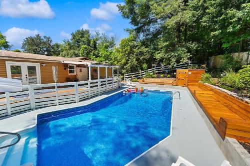 Belmont Family Fun w Hot Tub Pool Game Room King Suite Belmont Family Fun w Hot Tub Pool Game Room King Suite