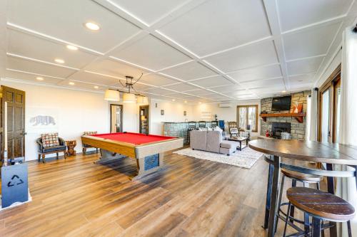 Beech Mountain Home with Game Room and Mountain Views! in Beech Mountain, USA