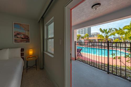 106 Tropical Breeze - Formerly Wells Manor Since 1953