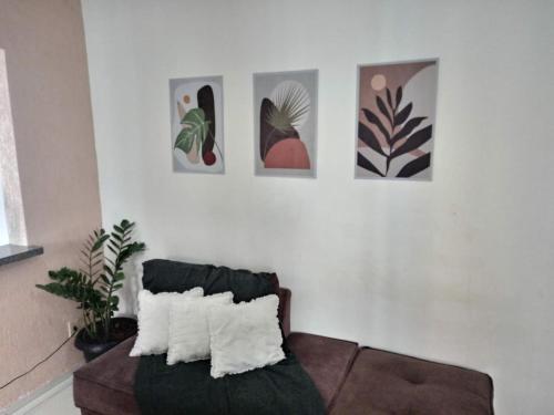 2 bedrooms, 3 beds
