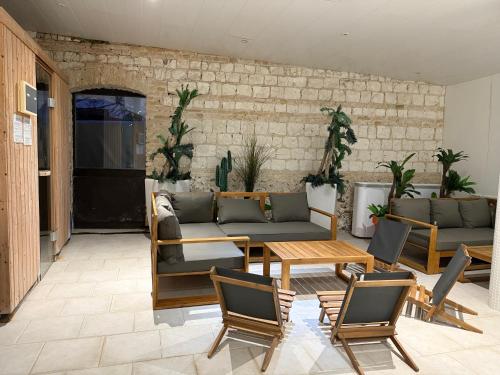 Swimming pool, Château de Grèges in Greges (Upper Normandy)