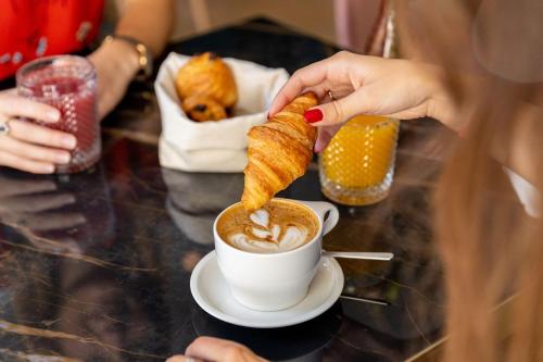 voco Paris Montparnasse an IHG Hotel - image 3