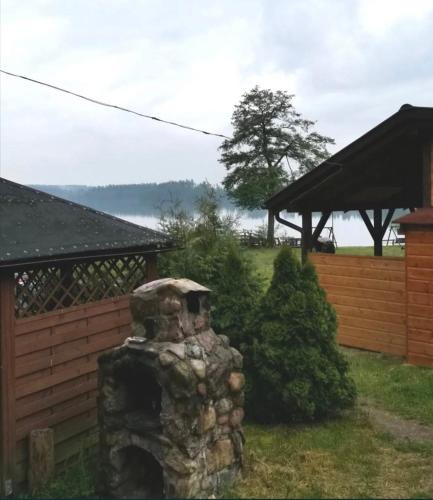 Domek nad jeziorem Węgorzyno (Domek nad jeziorem Wegorzyno) in Сулєжино