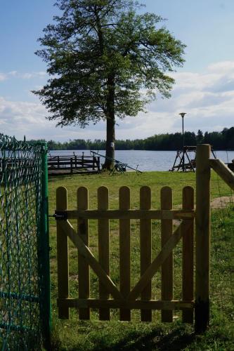 Domek nad jeziorem Węgorzyno (Domek nad jeziorem Wegorzyno) in Сулєжино