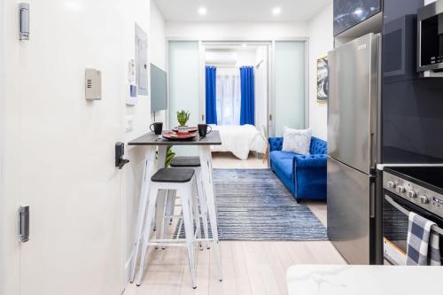 317-1AN - New Modern 1BR W&D Walk to Central Park, New York (foto 10)
