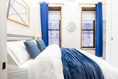 317-4A New Modern 1BR W&D Walk to Central Park, New York (photo 8)
