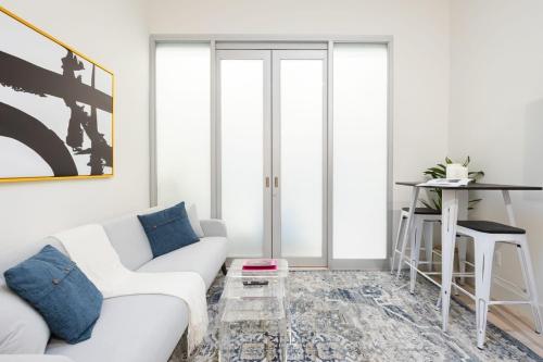 317-4A New Modern 1BR W&D Walk to Central Park, New York (photo 9)