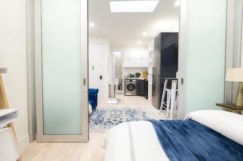 317-4C NEW Modern 1BR W&D Walk to Central Park, New York (Foto 3)