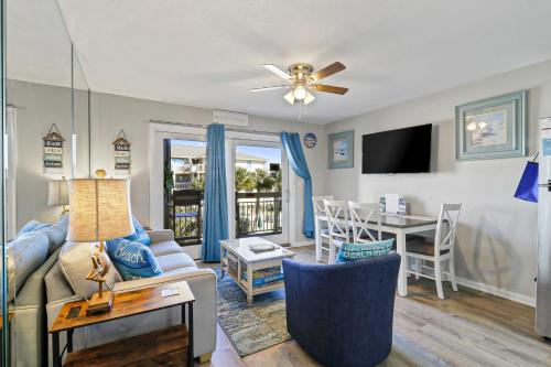 Breakers 220 Oceanfront Condo, Direct Beach Access, Heated Pool, Elevator, Renovated, Coligny Beach, in Hilton Head Island (SC)