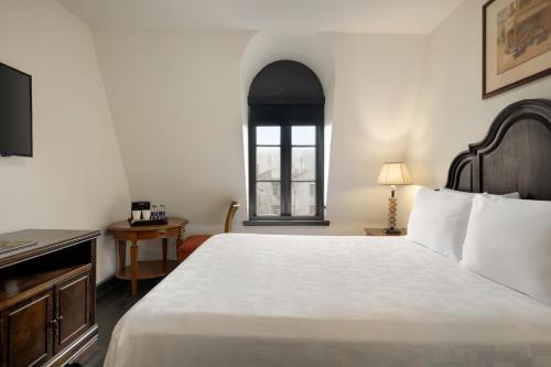Le Richelieu Hotel - image 2