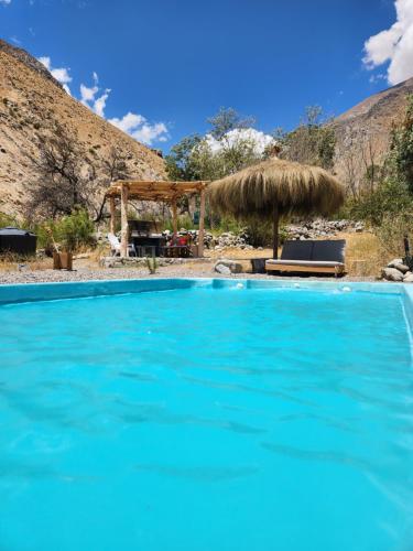 . Cabaña Alma de Montaña, piscina privada