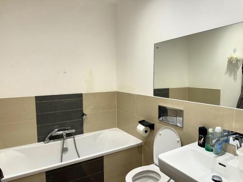 Fürdőszoba, Cozy Private Room with Free Wi-Fi in Greenstead