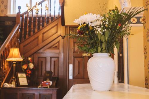 Trivelles Park Hotel - image 14