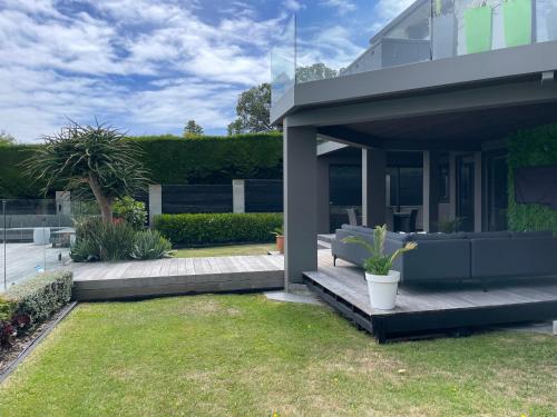 Luxury 2 Bdrm Ground Level Apt with Private Pool located on Scarborough Hill Sumner Christchurch in Sumner