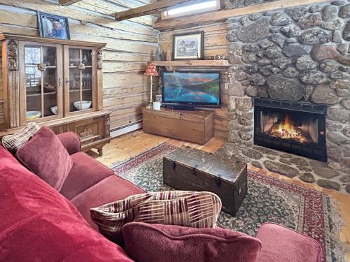 . Timeless Mesa Hideaway cabin