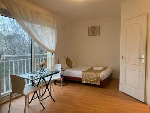 Charming Studio with Balneo Shower, Parking Included, Brétigny-sur-Orge (foto 10)