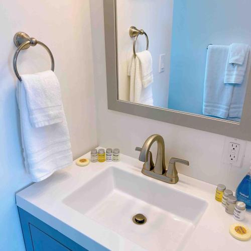 Harborside Suite 12 with Hot Tub and King Beds detail