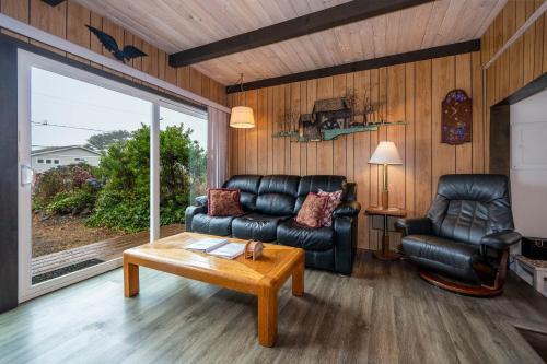 Woodley Beach House – Gleneden Beach, OR
