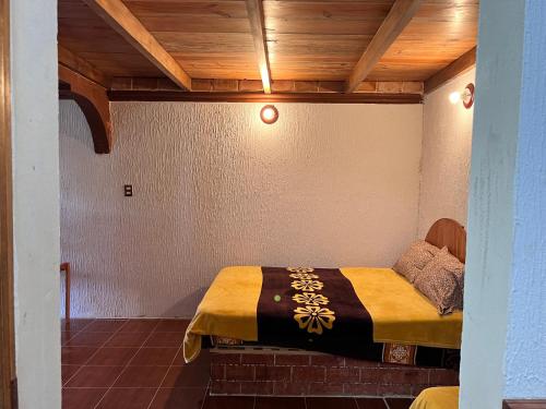 1 double bed, 1 twin bed