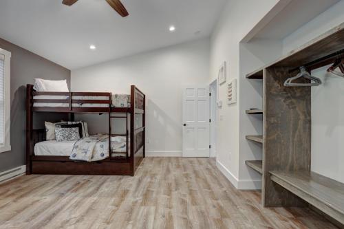 New Bear's Den Retreat New Bear's Den Retreat