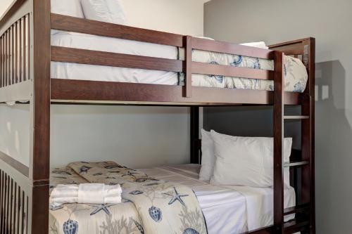 New Bear's Den Retreat New Bear's Den Retreat