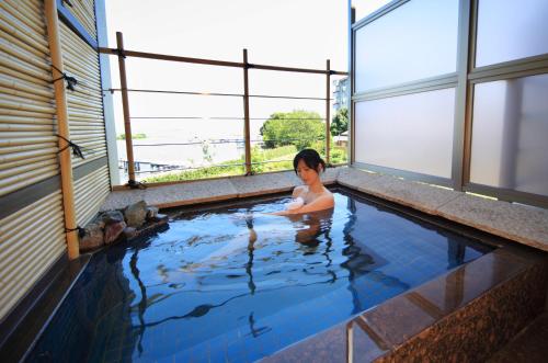 Biwako Ryokusuitei Room Type - Japanese-Style Quadruple Room