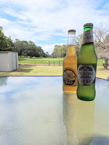 Home with Golf Course Frontage !, Toowoomba