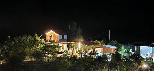 . WILD DESTINATION HOMESTAy