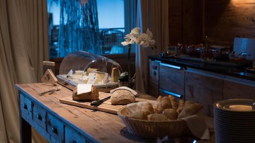 อาหารและเครื่องดื่ม, Hotel des Alpes Superieur in ซาเน็น