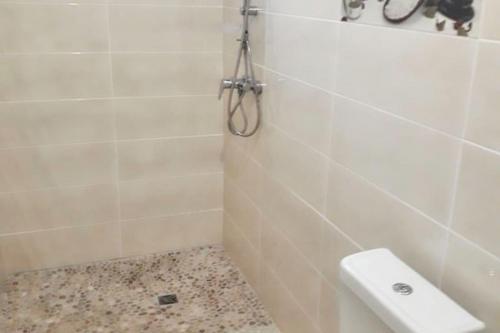 Banheiro, Studio tout confort à Sainte-Anne - 39 m² - Vue sur jardin (Studio tout confort a Sainte-Anne - 39 m² - Vue sur jardin) in Berard