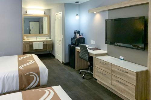 Quality Inn Chico - image 2