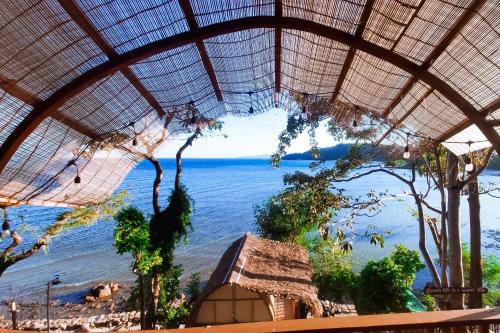 Lingkungan sekitar, MegaBuena Beach Resort in Mansalay
