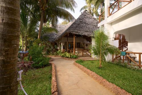African Bungalows 3