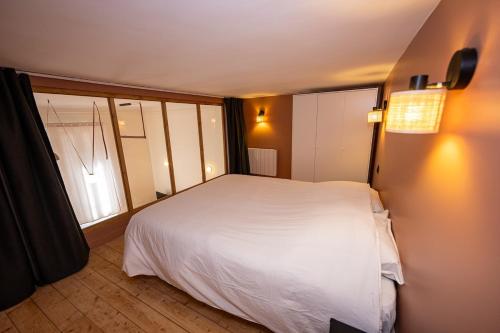 Exceptional loft - 2 Bedrooms in District 05