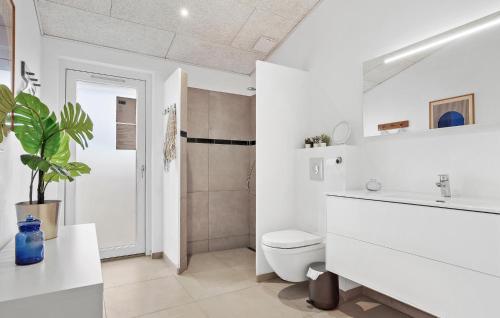 Bathroom, 4 Bedroom Stunning Home In Haderslev in Kelstrup