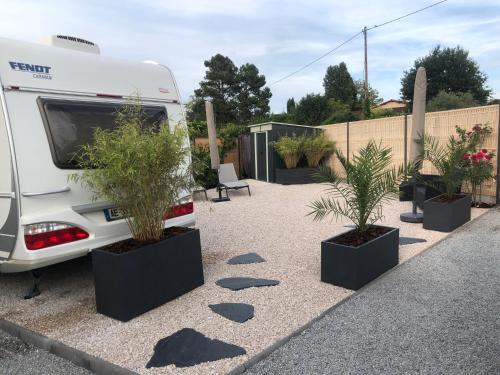Kert, La Croisée, Caravane avec toilette et lavabo - particulier (La Croisee, Caravane avec toilette et lavabo - particulier) in Montmerle Sur Saone